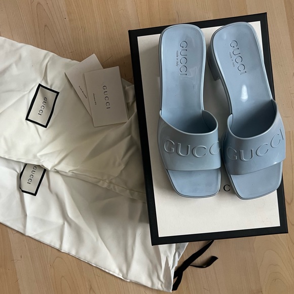 GUCCI WOMEN'S RUBBER SLIDE SANDAL IN BLUE - Picture 2 of 7